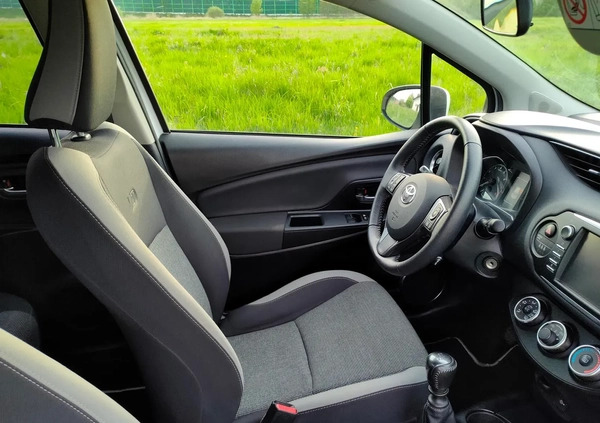 Toyota Yaris cena 57900 przebieg: 53000, rok produkcji 2019 z Bełchatów małe 781